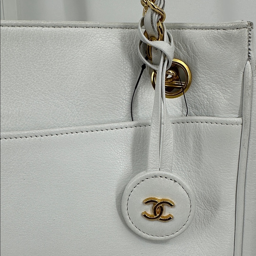 Authenticated CHANEL Quilted Shoulder Bag- White - Picture 4 of 16